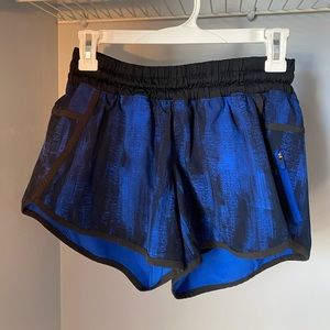 lululemon tracker shorts